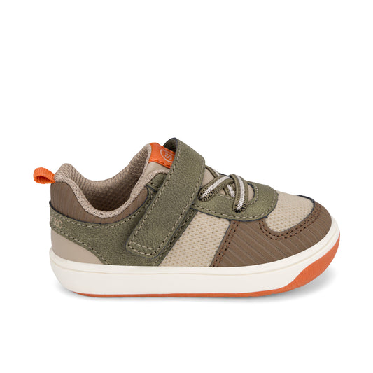 Stride Rite Addison Sneaker - Little Kid Brown